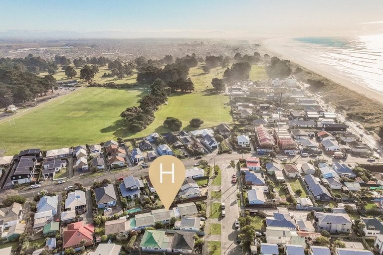 Photo of property in 2/10 Keppel Street, New Brighton, Christchurch, 8083