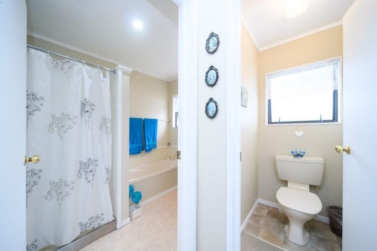 Photo of property in 2 Belvedere Crescent, Takaro, Palmerston North, 4412