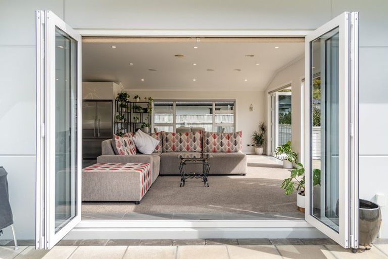 Photo of property in 62 Banks Boulevard, Whitby, Porirua, 5024