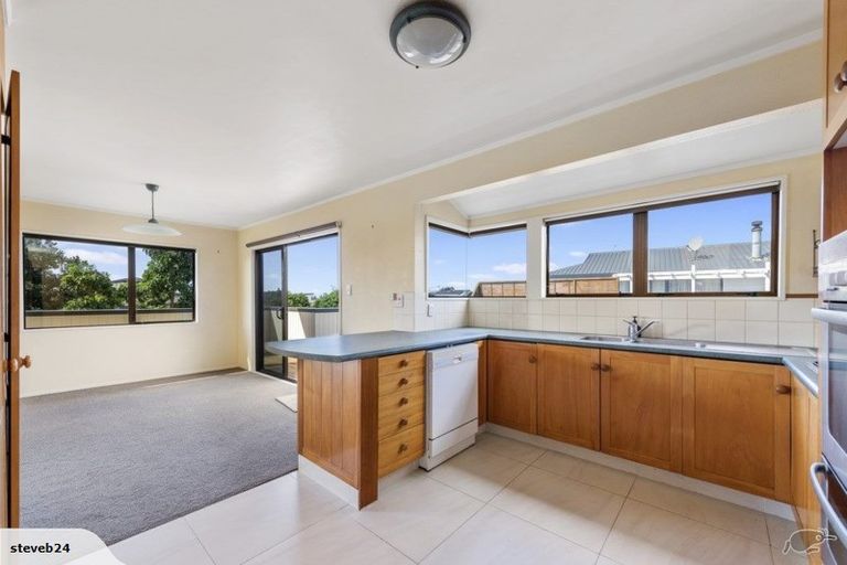 Photo of property in 44 Dickson Road, Papamoa Beach, Papamoa, 3118