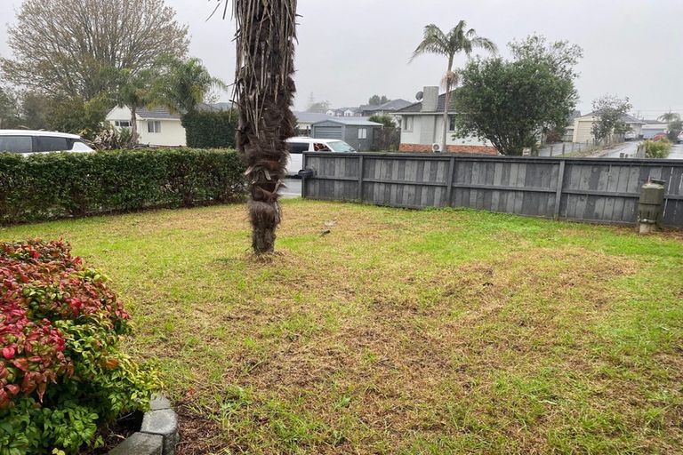 Photo of property in 5 Shamrock Lane, Te Atatu Peninsula, Auckland, 0610
