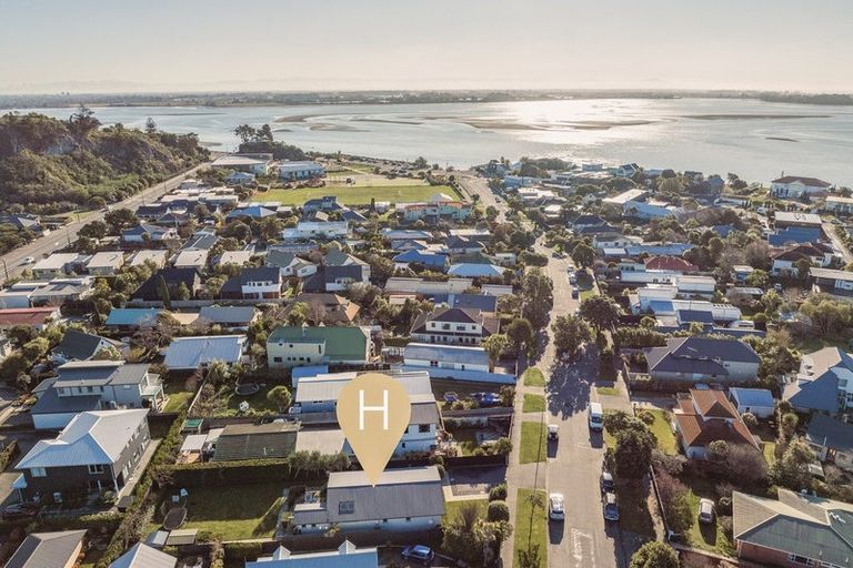 Photo of property in 23 Celia Street, Redcliffs, Christchurch, 8081