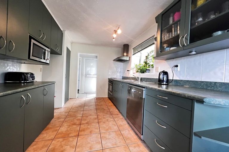 Photo of property in 1/27 Midgley Road, West Harbour, Auckland, 0618