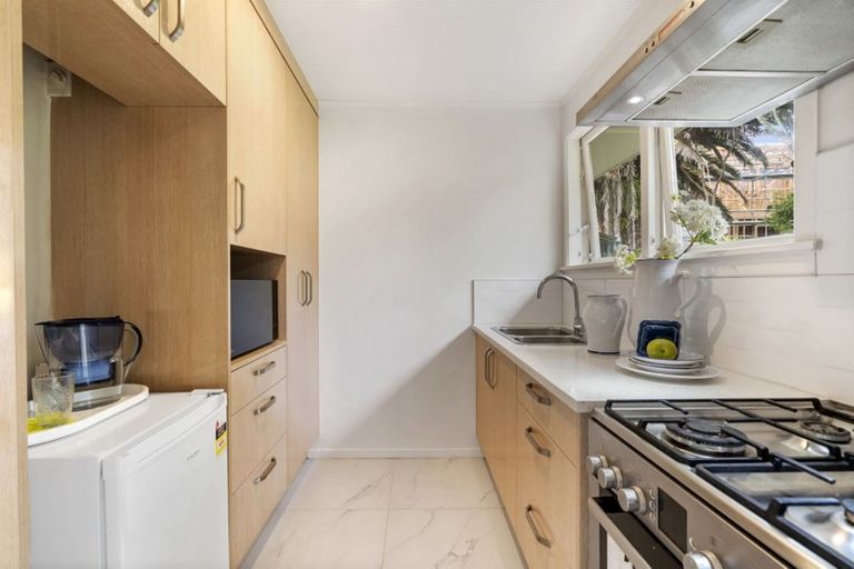 Photo of property in 57 Peach Road, Glenfield, Auckland, 0629