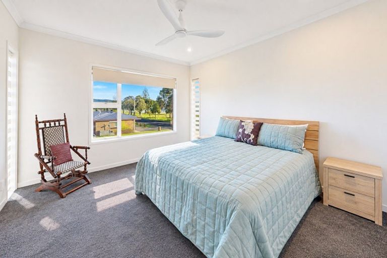 Photo of property in 305a Beach Road, Whangamata, 3620