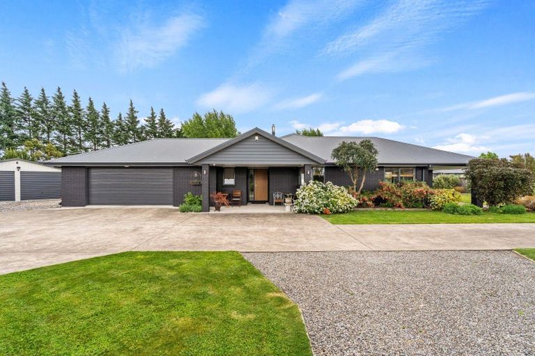 Photo of property in 32 Mill Grove, Clareville, Carterton, 5713