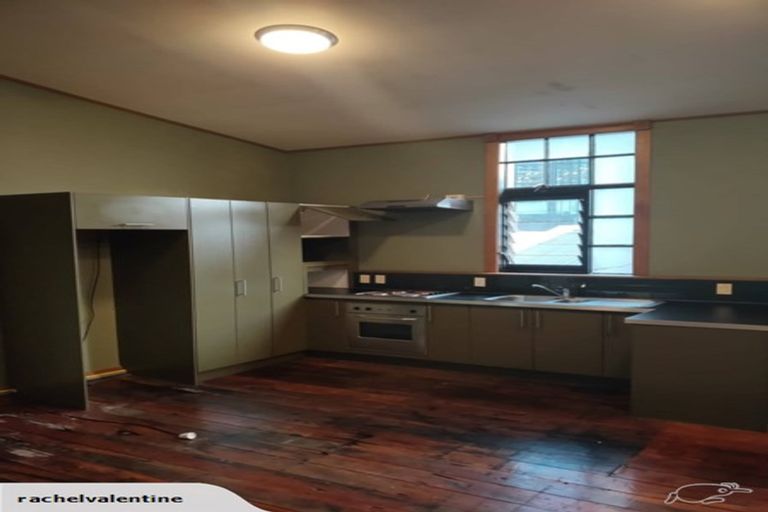 Photo of property in 91a Cook Street, Marfell, New Plymouth, 4310