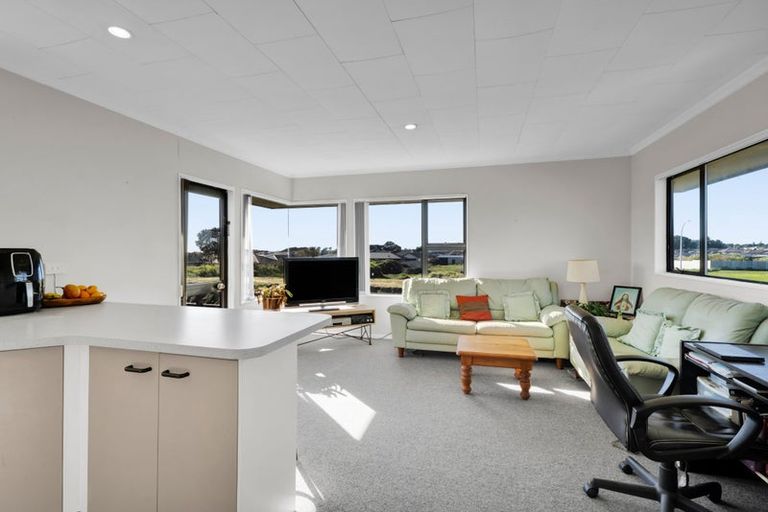 Photo of property in 15b Jade Place, Bell Block, New Plymouth, 4312