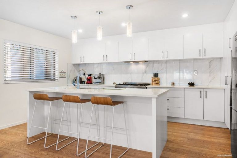 Photo of property in 1/76 Glamorgan Drive, Torbay, Auckland, 0630