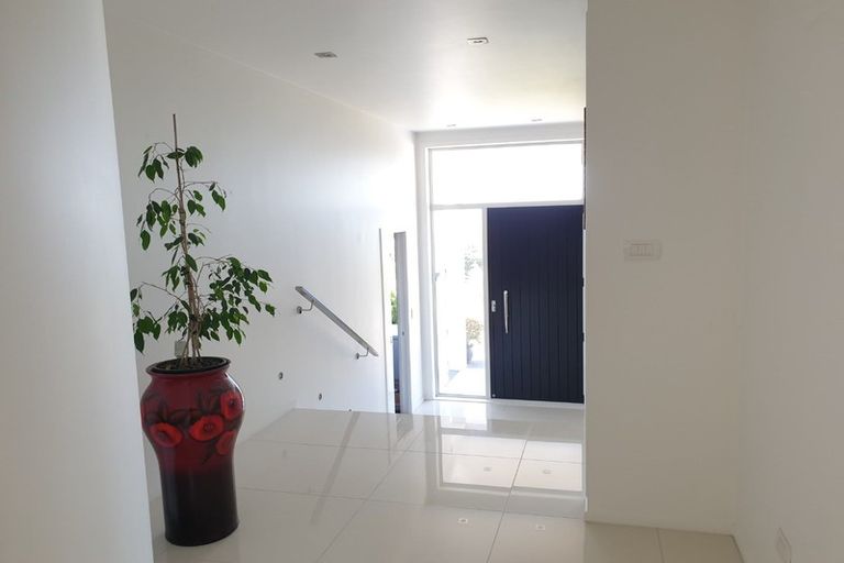 Photo of property in 72 Churchill Road, Murrays Bay, Auckland, 0630