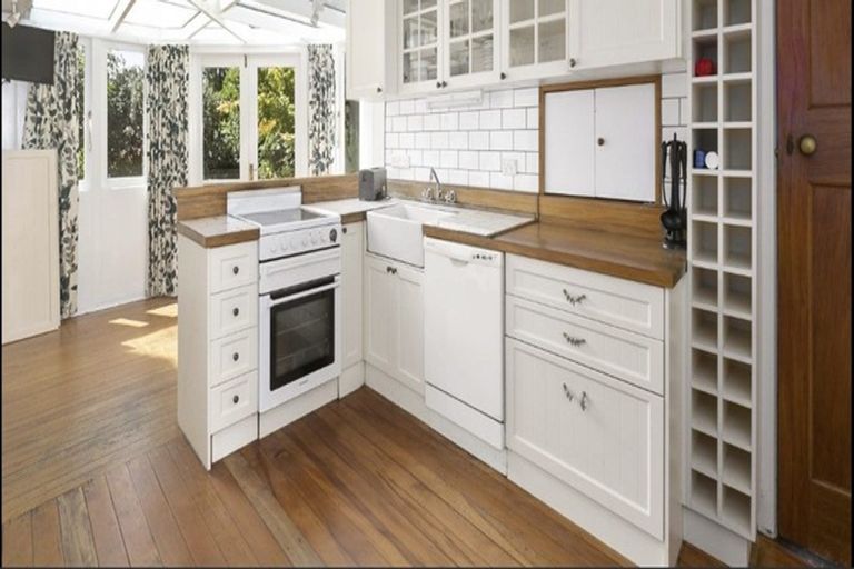 Photo of property in 15 Constitution Street, Dunedin Central, Dunedin, 9016