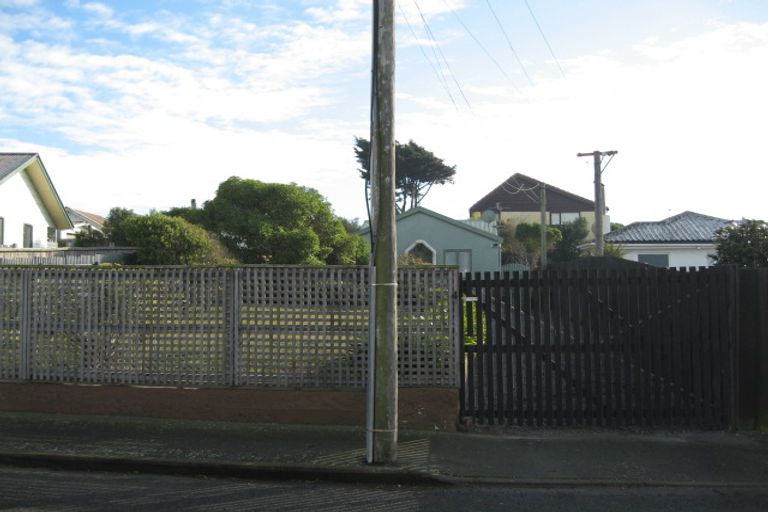 Photo of property in 4 Drake Street, New Brighton, Christchurch, 8061