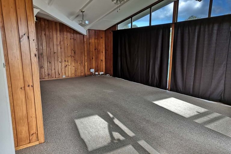 Photo of property in 18 Glenveagh Drive, Mount Roskill, Auckland, 1041