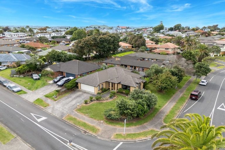 Photo of property in 25 Peninsula Road, Mangere, Auckland, 2022