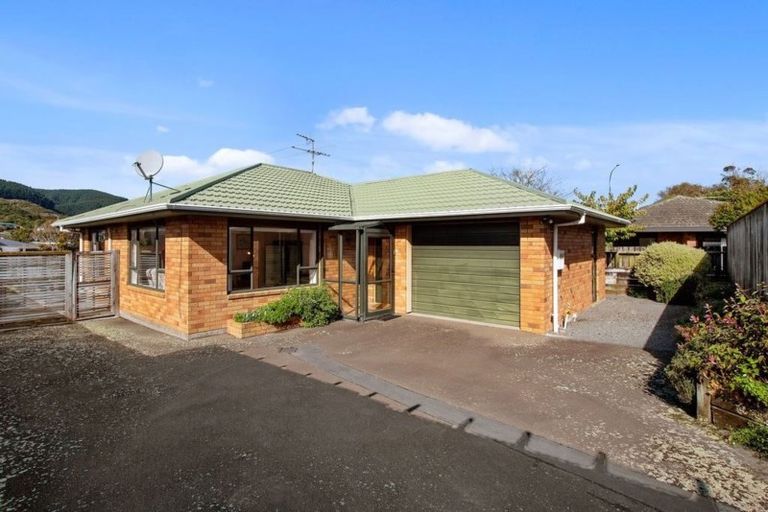 Photo of property in 334a Main Road, Tawa, Wellington, 5028