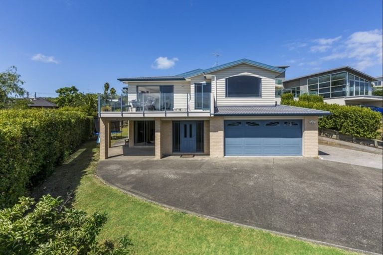Photo of property in 55 Tindalls Bay Road, Tindalls Beach, Whangaparaoa, 0930