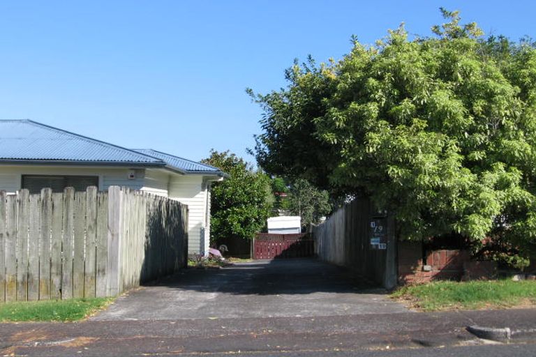 Photo of property in 2/19 Tane Street, New Lynn, Auckland, 0600