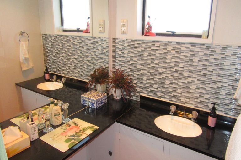 Photo of property in 5a Rugby Street, Waimate, 7924