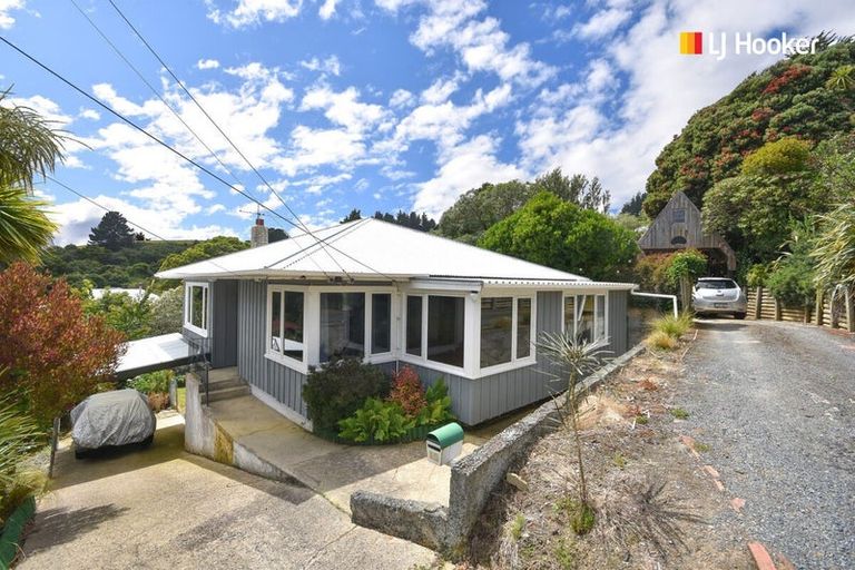 Photo of property in 15 Porterfield Street, Macandrew Bay, Dunedin, 9014