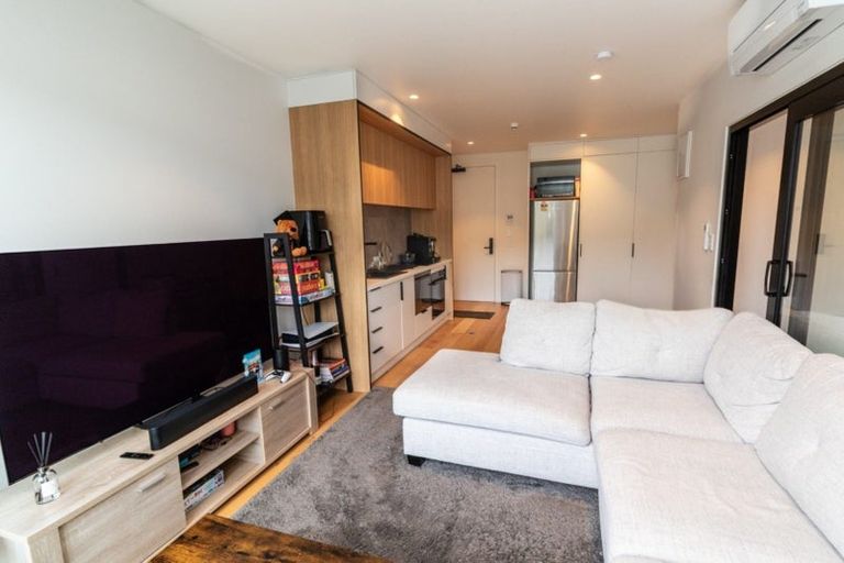 Photo of property in 2/62 Cambridge Terrace, Papatoetoe, Auckland, 2025