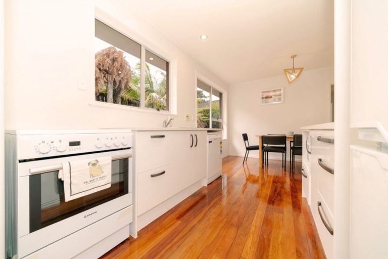 Photo of property in 22 Morriggia Place, Bayview, Auckland, 0629