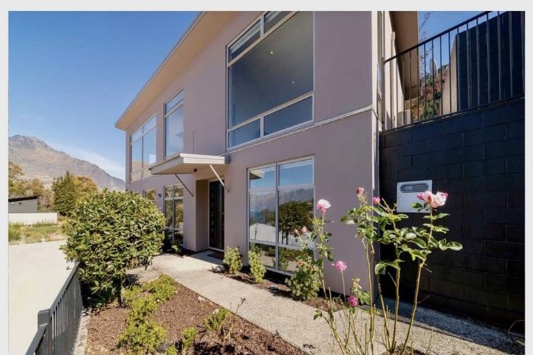 Photo of property in 234 Fernhill Road, Sunshine Bay, Queenstown, 9300