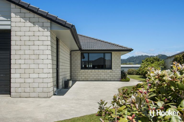 Photo of property in 11 Reel Road, Athenree, Waihi Beach, 3611