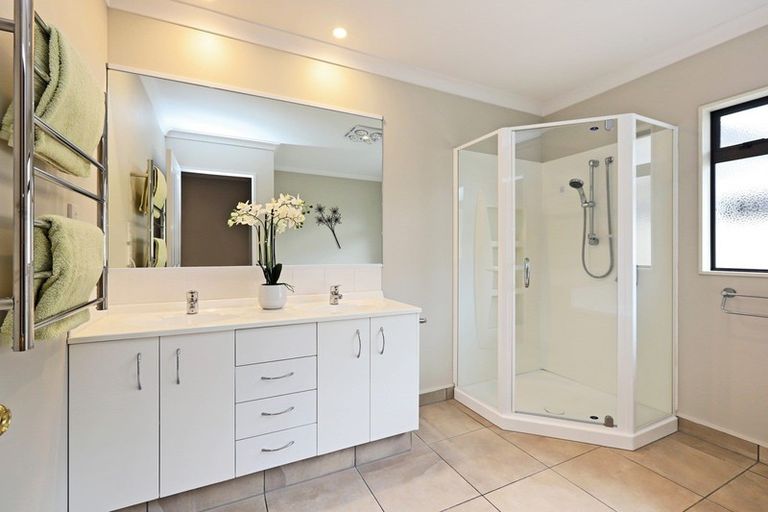 Photo of property in 9 Pinotage Drive, Greenmeadows, Napier, 4112