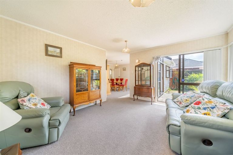 Photo of property in 2/60 Garden Road, Avalon, Lower Hutt, 5011