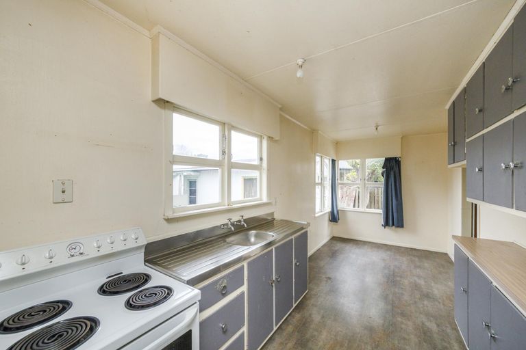 Photo of property in 13 Thomson Street, West End, Palmerston North, 4412