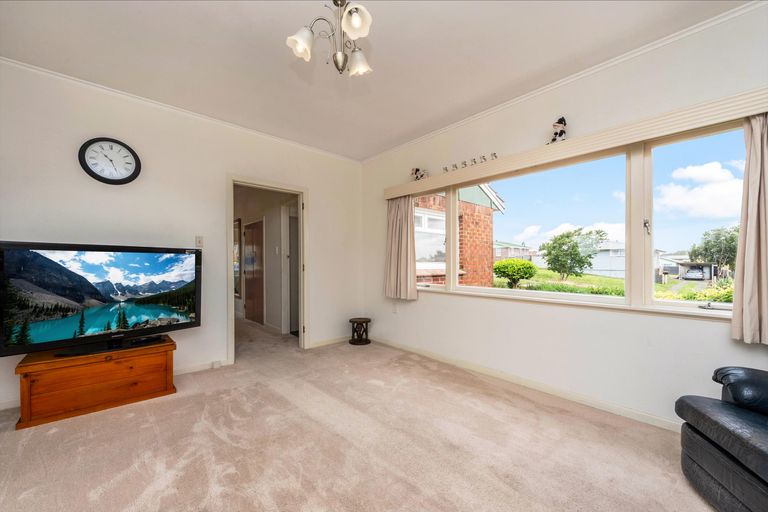 Photo of property in 42 Young Street, Morrinsville, 3300