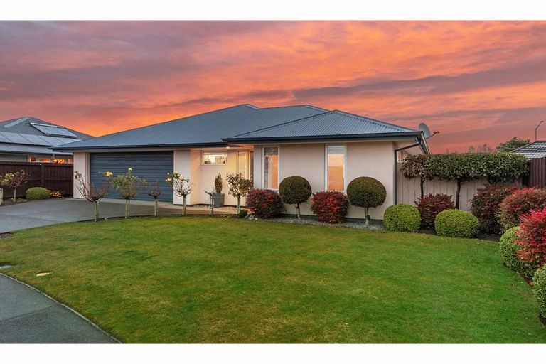 Photo of property in 11 Astor Place, Halswell, Christchurch, 8025
