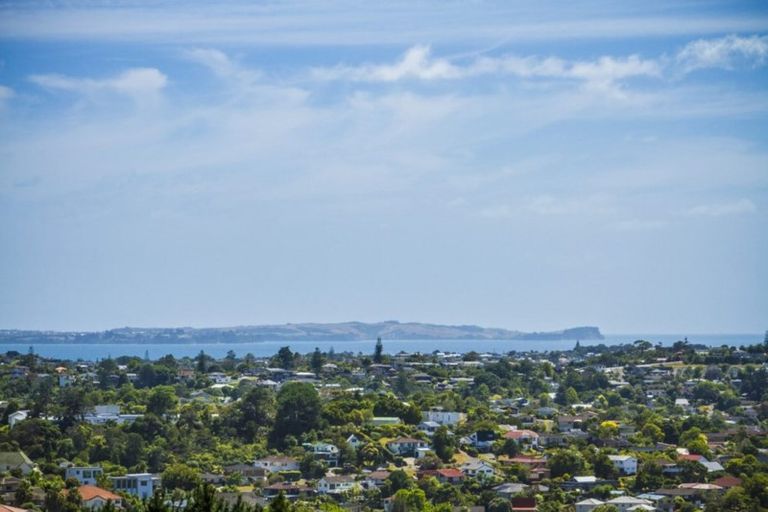 Photo of property in 746 East Coast Road, Pinehill, Auckland, 0630