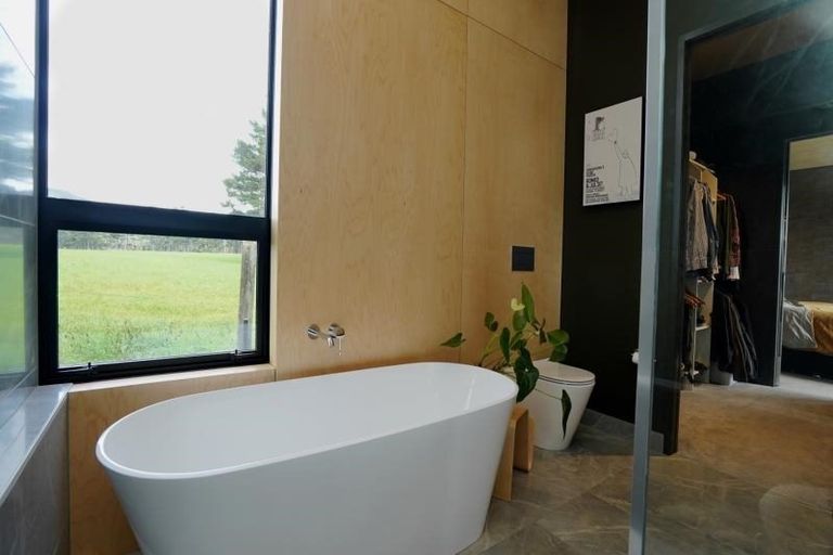 Photo of property in 16a Shearer Drive, Oakura, 4314