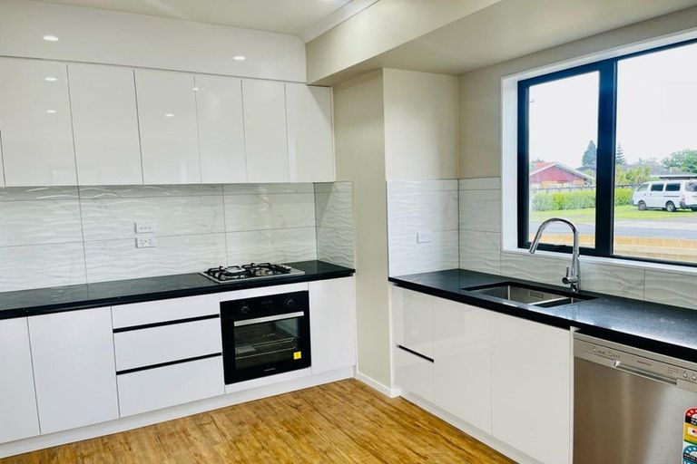 Photo of property in 69 Clevedon Road, Papakura, 2110