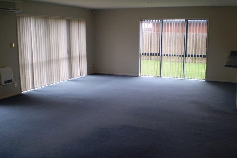 Photo of property in 8 Kotuku Crescent, Woolston, Christchurch, 8023