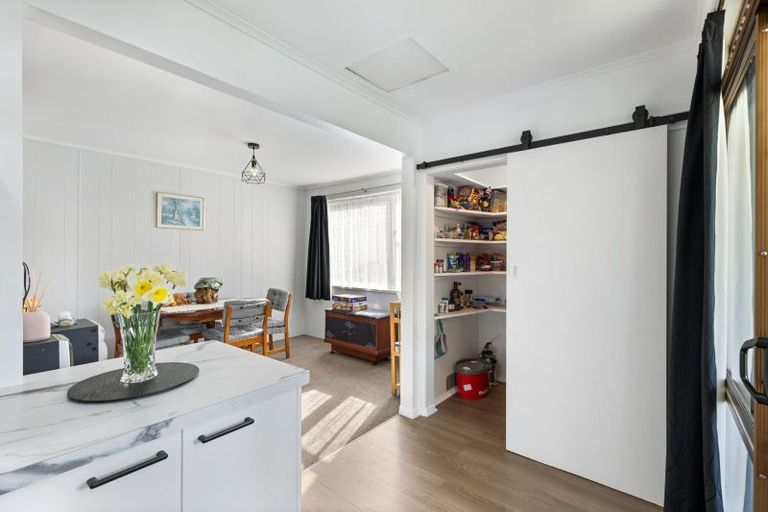 Photo of property in 15 Bull Street, Bulls, 4818