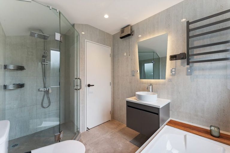 Photo of property in 116d Oaktree Avenue, Browns Bay, Auckland, 0630