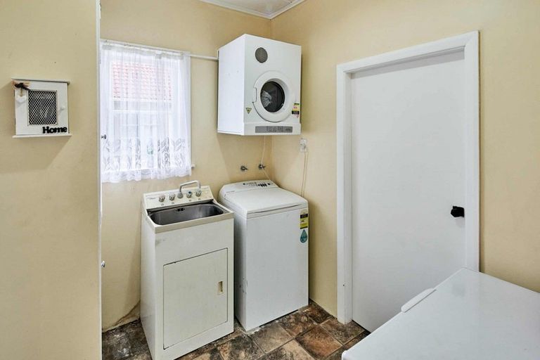 Photo of property in 68 Churton Crescent, Taita, Lower Hutt, 5011