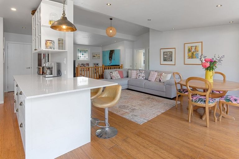 Photo of property in 860 Beach Road, Waiake, Auckland, 0630