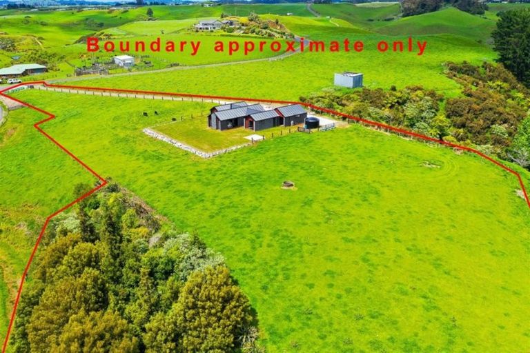 Photo of property in 110 Stockman Road, Tikorangi, Waitara, 4383