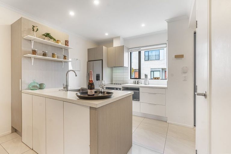 Photo of property in 10b Titoki Street, Te Atatu Peninsula, Auckland, 0610