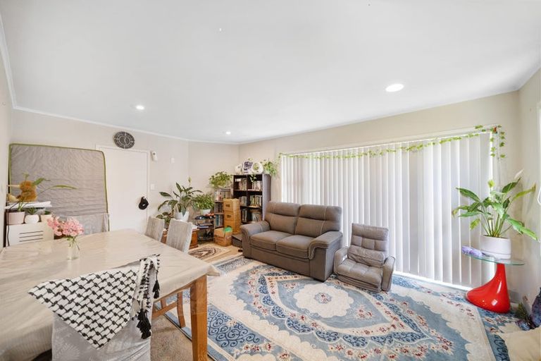 Photo of property in 3 Ilford Crescent, Mangere, Auckland, 2022