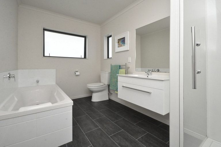 Photo of property in 76 Daniel Parade, Mangawhai, Wellsford, 0975