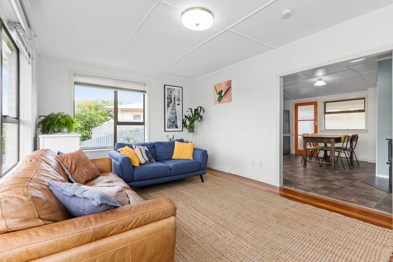 Photo of property in 3 Dockery Avenue, Onekawa, Napier, 4110