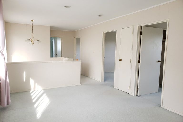 Photo of property in 1/1 Emma Court, Northpark, Auckland, 2013