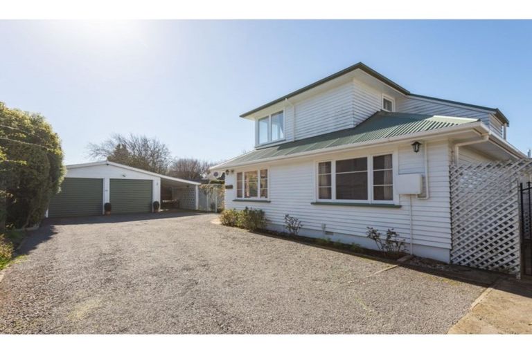 Photo of property in 37 Holly Road, St Albans, Christchurch, 8014