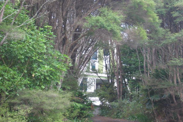 Photo of property in 10 Waerenga Place, Titirangi, Auckland, 0604