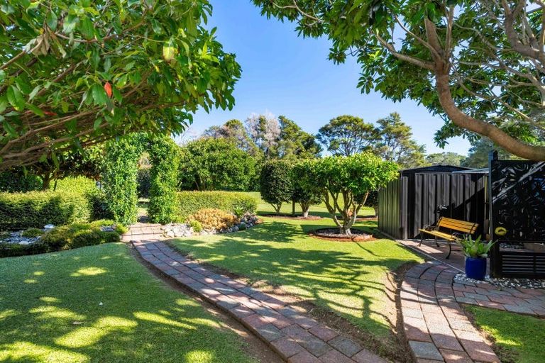 Photo of property in 140 Moana Anu Anu Avenue, Whangamata, 3620