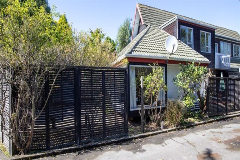 Photo of property in 415a Avonhead Road, Avonhead, Christchurch, 8042